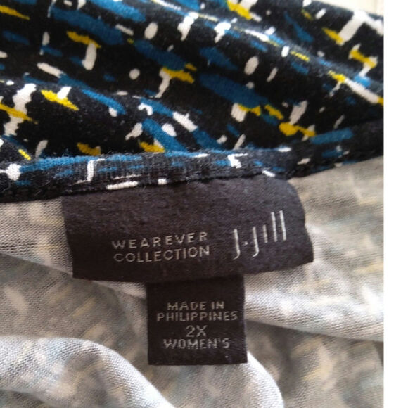 J. Jill Wearever Collection V-neck top in 2X  black blue pattern 3/4 sleeve - Picture 5 of 7